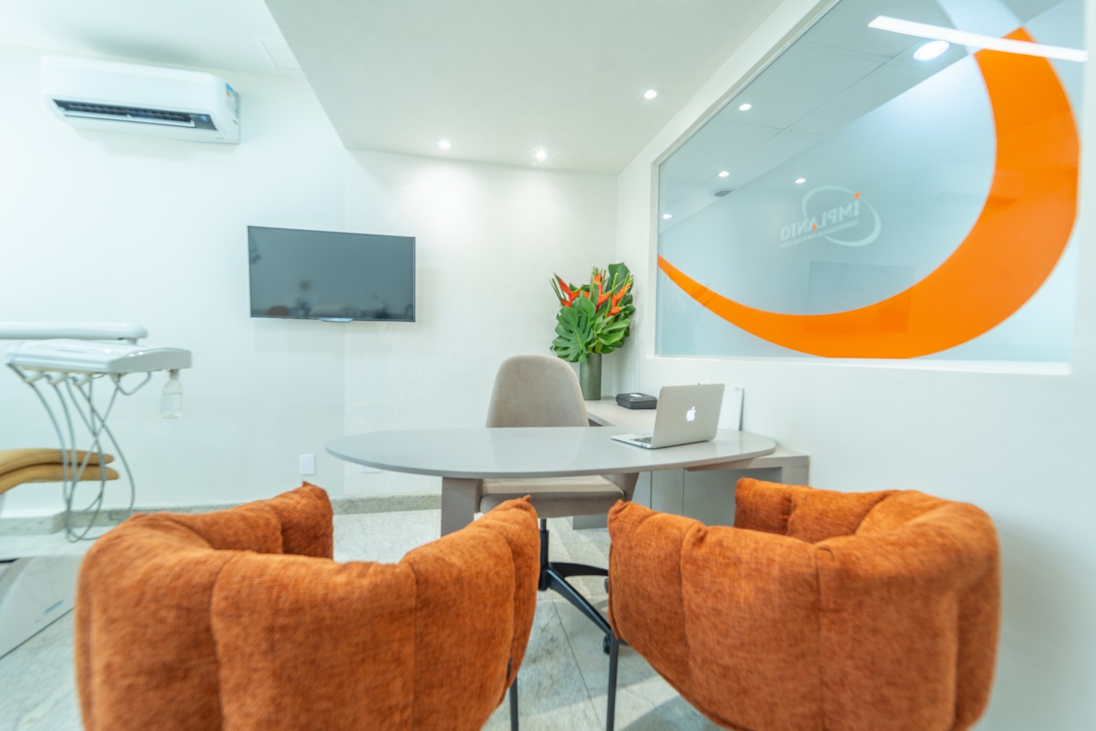 Sala de consulta da clínica Implanto